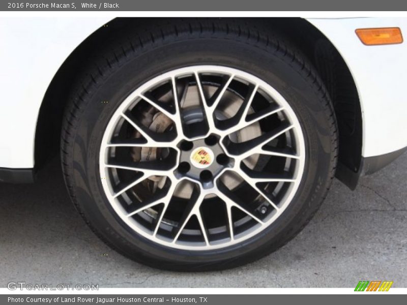 White / Black 2016 Porsche Macan S