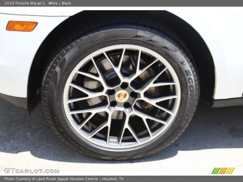 White / Black 2016 Porsche Macan S
