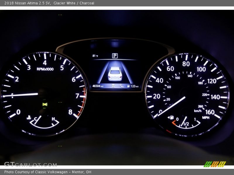 Glacier White / Charcoal 2018 Nissan Altima 2.5 SV