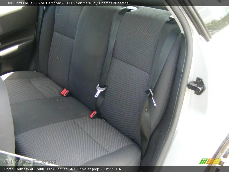 CD Silver Metallic / Charcoal/Charcoal 2006 Ford Focus ZX5 SE Hatchback