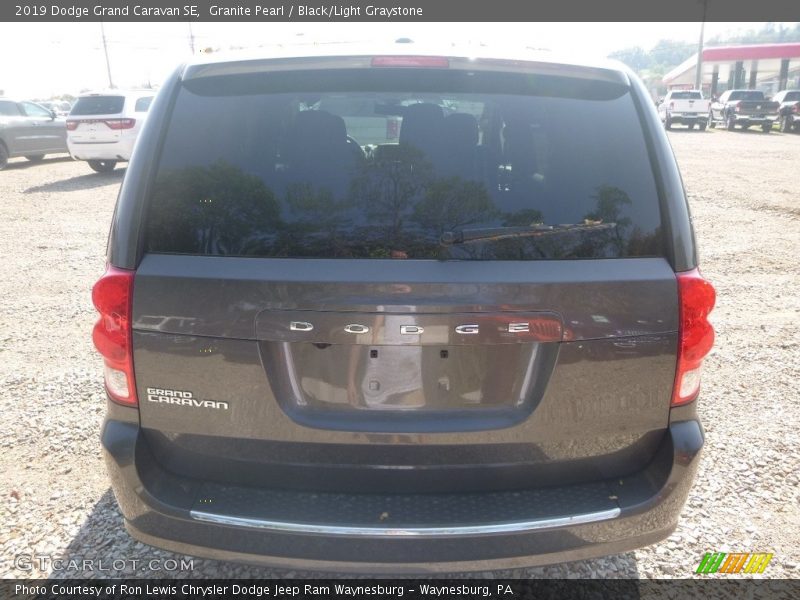 Granite Pearl / Black/Light Graystone 2019 Dodge Grand Caravan SE