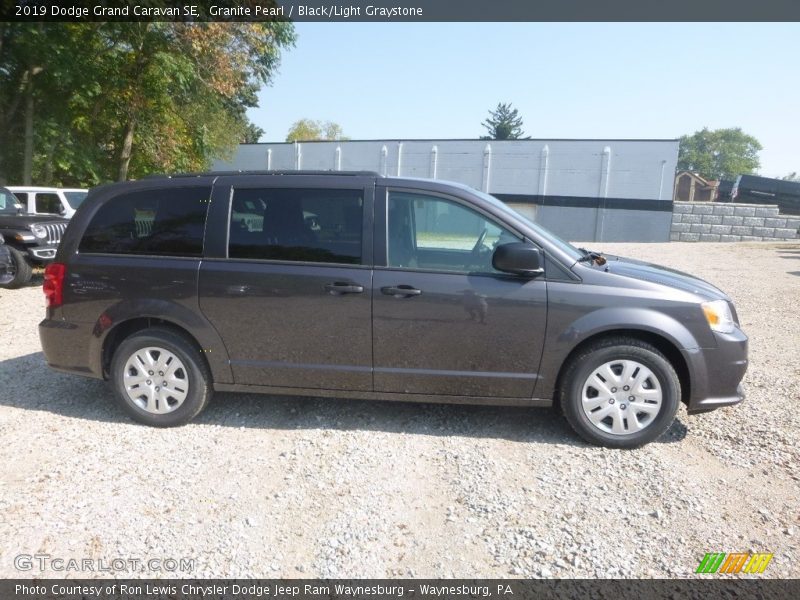 Granite Pearl / Black/Light Graystone 2019 Dodge Grand Caravan SE