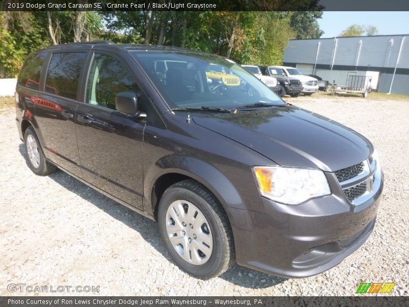 Granite Pearl / Black/Light Graystone 2019 Dodge Grand Caravan SE