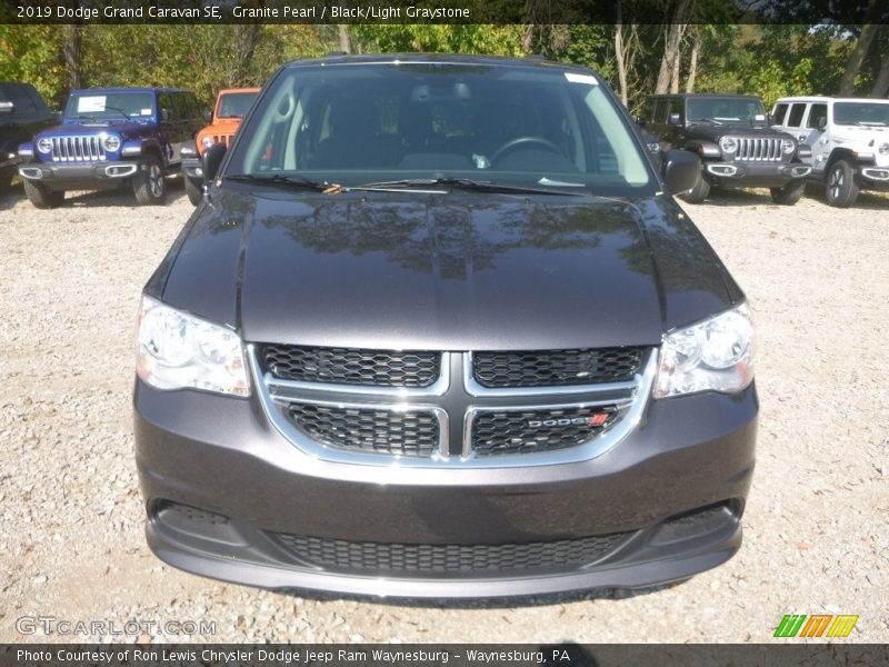 Granite Pearl / Black/Light Graystone 2019 Dodge Grand Caravan SE
