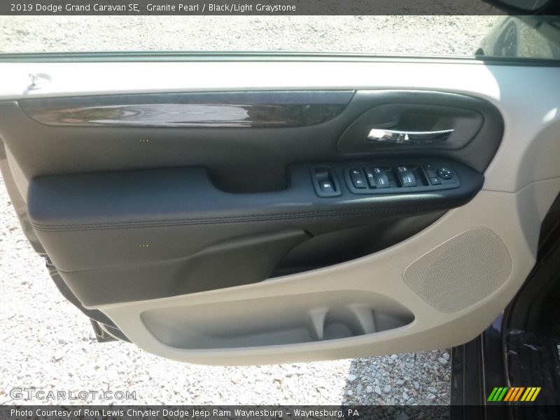 Granite Pearl / Black/Light Graystone 2019 Dodge Grand Caravan SE