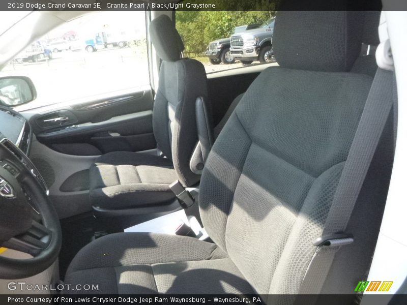 Granite Pearl / Black/Light Graystone 2019 Dodge Grand Caravan SE