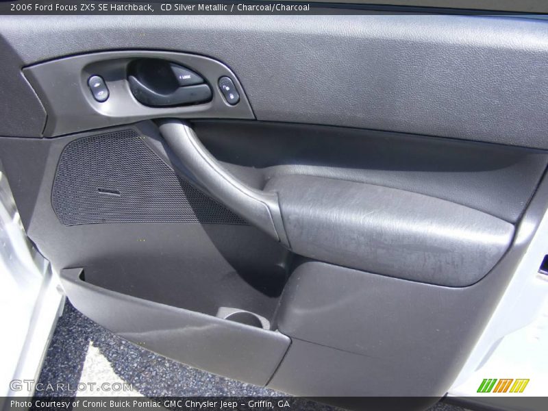 CD Silver Metallic / Charcoal/Charcoal 2006 Ford Focus ZX5 SE Hatchback