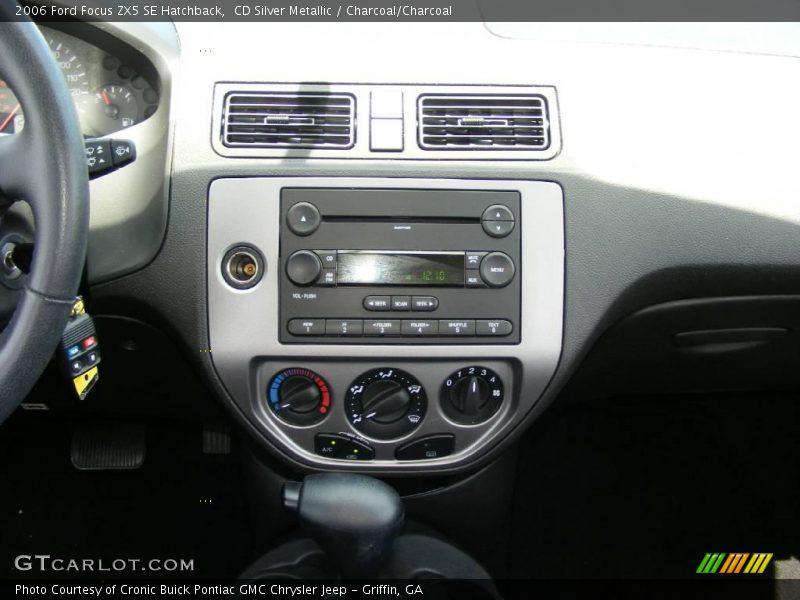 CD Silver Metallic / Charcoal/Charcoal 2006 Ford Focus ZX5 SE Hatchback