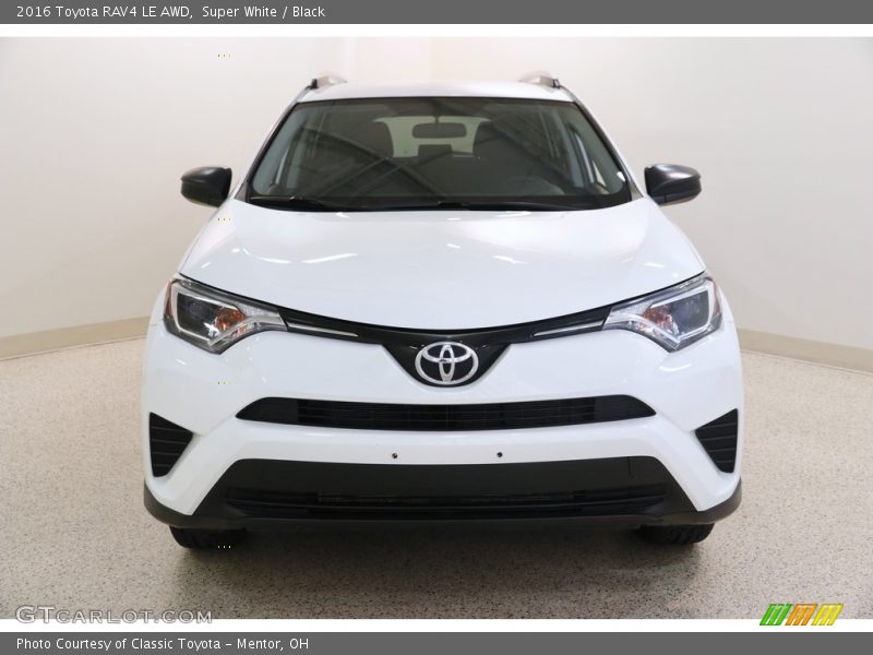 Super White / Black 2016 Toyota RAV4 LE AWD