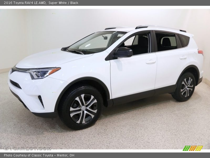 Super White / Black 2016 Toyota RAV4 LE AWD