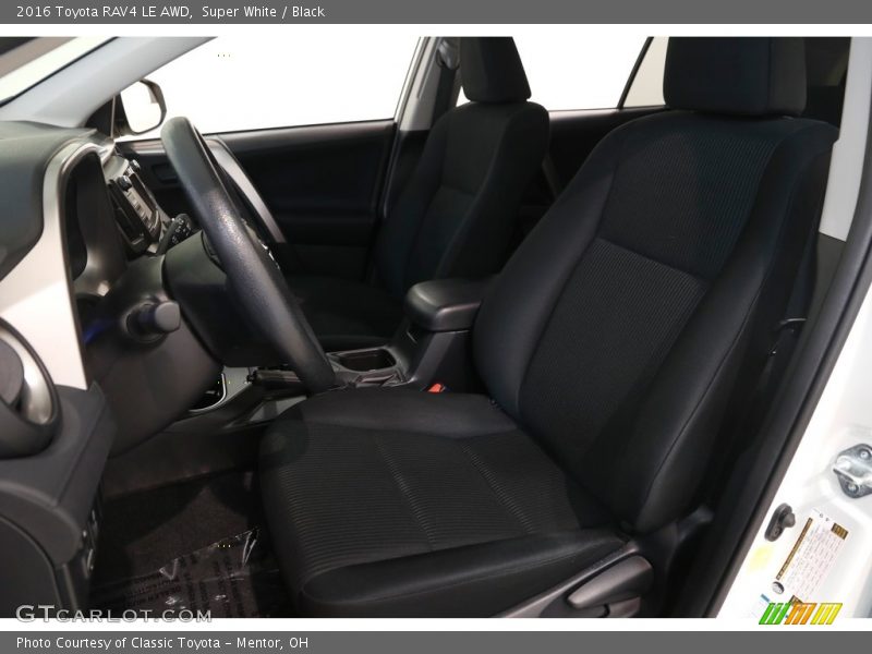 Super White / Black 2016 Toyota RAV4 LE AWD