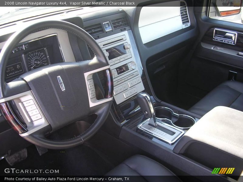Vapor Silver Metallic / Charcoal Black 2008 Lincoln Navigator Luxury 4x4