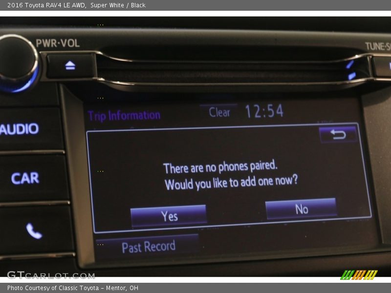 Super White / Black 2016 Toyota RAV4 LE AWD