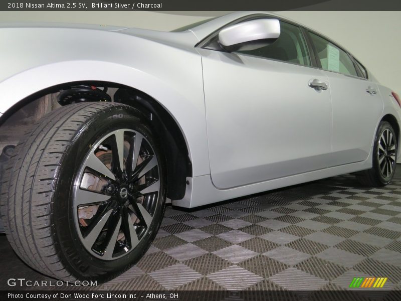 Brilliant Silver / Charcoal 2018 Nissan Altima 2.5 SV