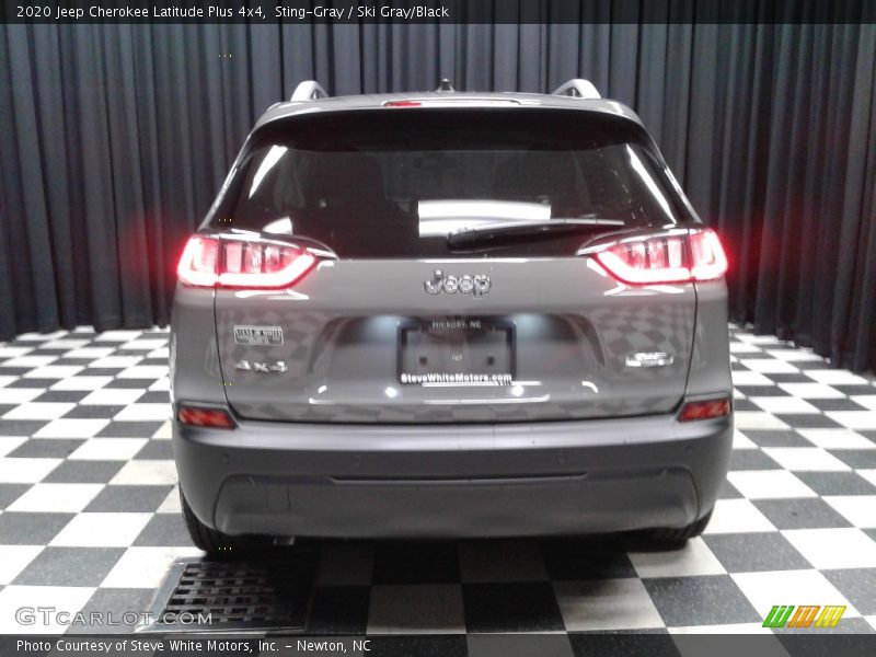 Sting-Gray / Ski Gray/Black 2020 Jeep Cherokee Latitude Plus 4x4
