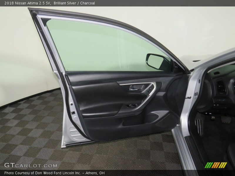 Brilliant Silver / Charcoal 2018 Nissan Altima 2.5 SV