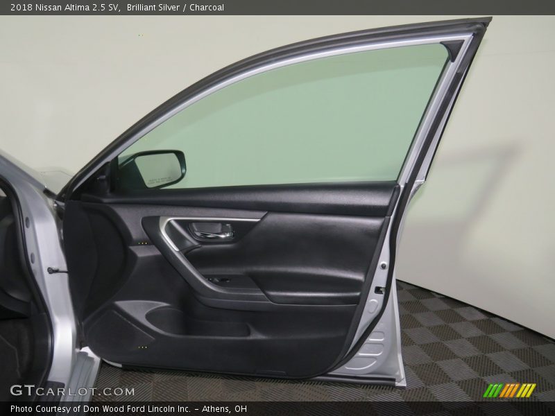 Brilliant Silver / Charcoal 2018 Nissan Altima 2.5 SV