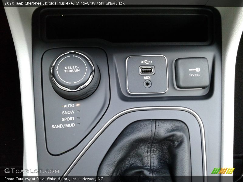 Sting-Gray / Ski Gray/Black 2020 Jeep Cherokee Latitude Plus 4x4