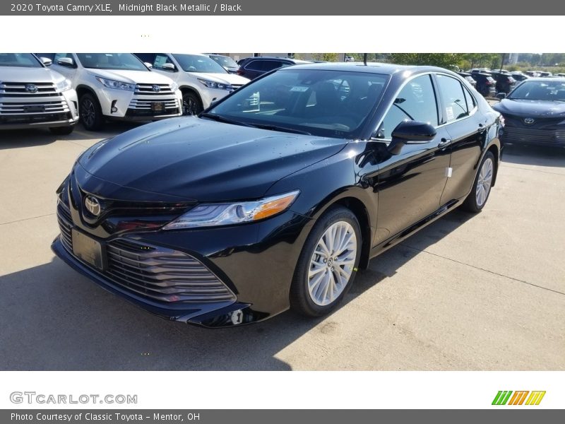 Midnight Black Metallic / Black 2020 Toyota Camry XLE
