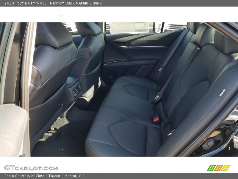Midnight Black Metallic / Black 2020 Toyota Camry XLE