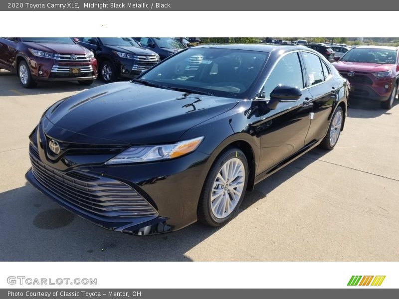 Midnight Black Metallic / Black 2020 Toyota Camry XLE