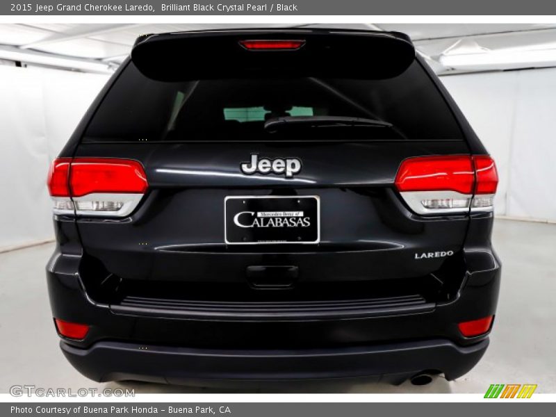 Brilliant Black Crystal Pearl / Black 2015 Jeep Grand Cherokee Laredo