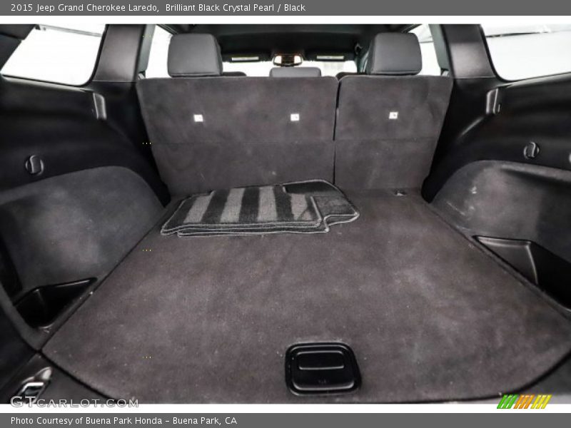 Brilliant Black Crystal Pearl / Black 2015 Jeep Grand Cherokee Laredo