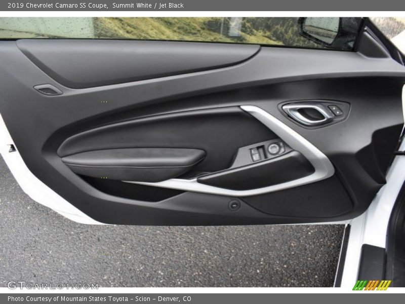 Door Panel of 2019 Camaro SS Coupe