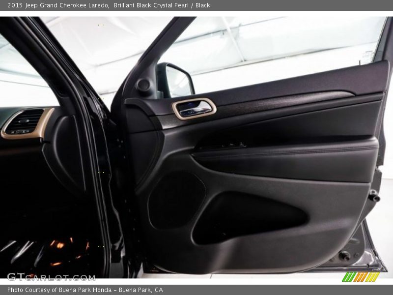 Brilliant Black Crystal Pearl / Black 2015 Jeep Grand Cherokee Laredo