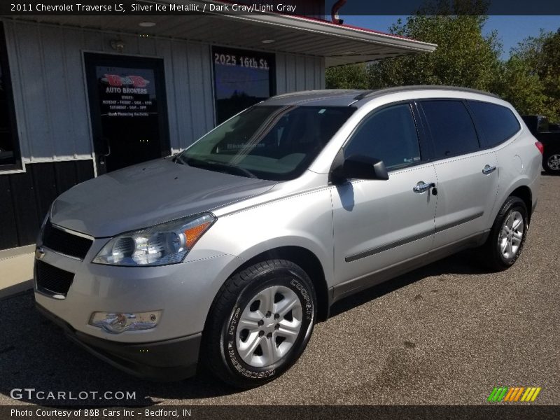 Silver Ice Metallic / Dark Gray/Light Gray 2011 Chevrolet Traverse LS