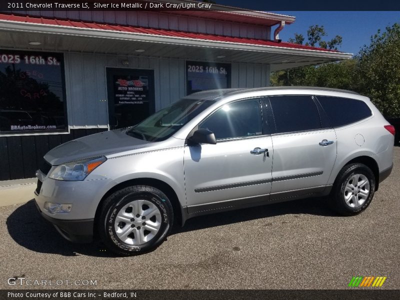 Silver Ice Metallic / Dark Gray/Light Gray 2011 Chevrolet Traverse LS