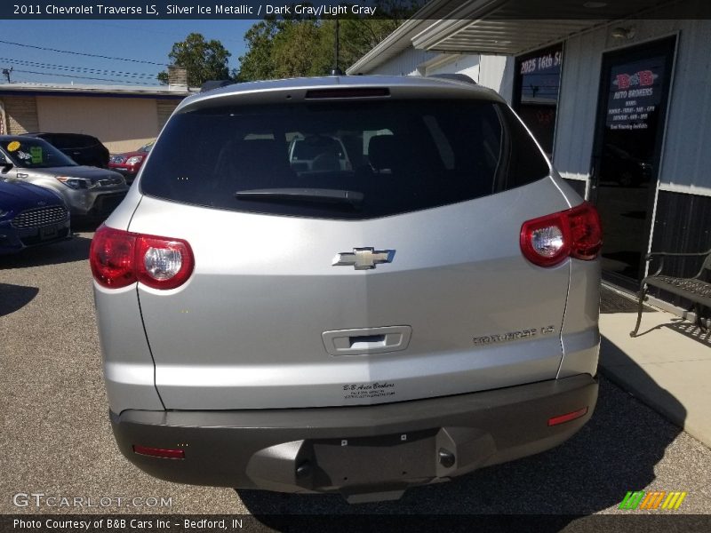 Silver Ice Metallic / Dark Gray/Light Gray 2011 Chevrolet Traverse LS