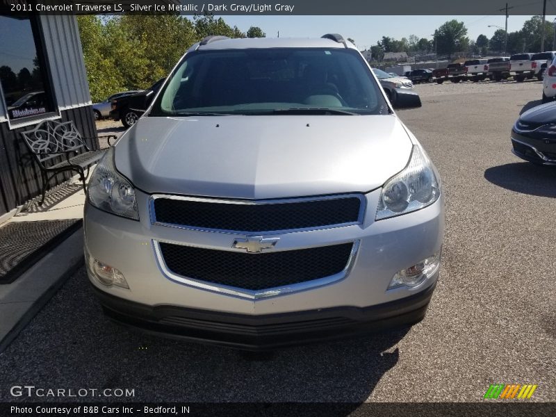 Silver Ice Metallic / Dark Gray/Light Gray 2011 Chevrolet Traverse LS