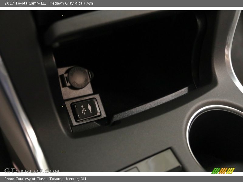 Predawn Gray Mica / Ash 2017 Toyota Camry LE