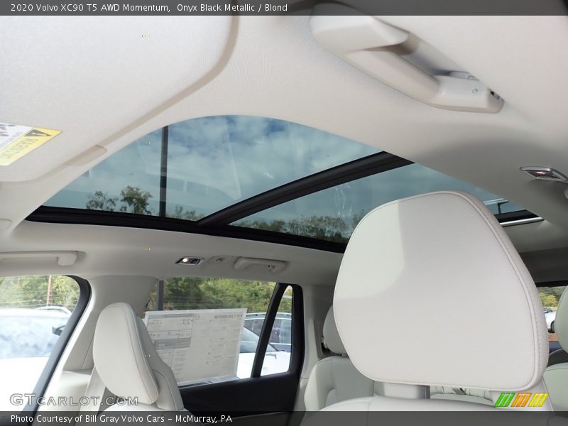 Sunroof of 2020 XC90 T5 AWD Momentum