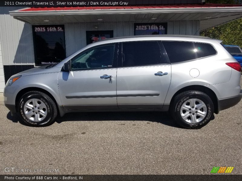Silver Ice Metallic / Dark Gray/Light Gray 2011 Chevrolet Traverse LS