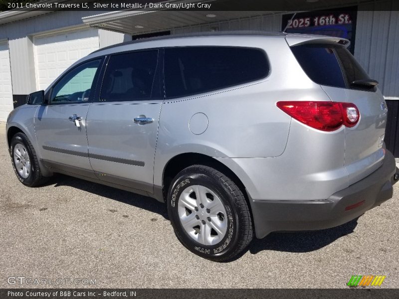 Silver Ice Metallic / Dark Gray/Light Gray 2011 Chevrolet Traverse LS