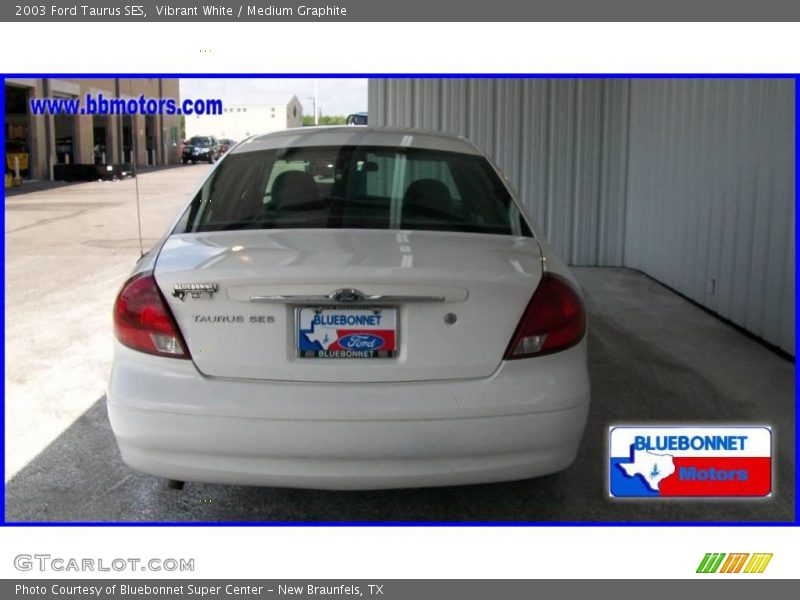 Vibrant White / Medium Graphite 2003 Ford Taurus SES