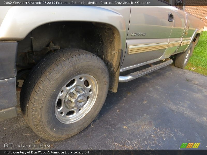 Medium Charcoal Gray Metallic / Graphite 2002 Chevrolet Silverado 2500 LS Extended Cab 4x4