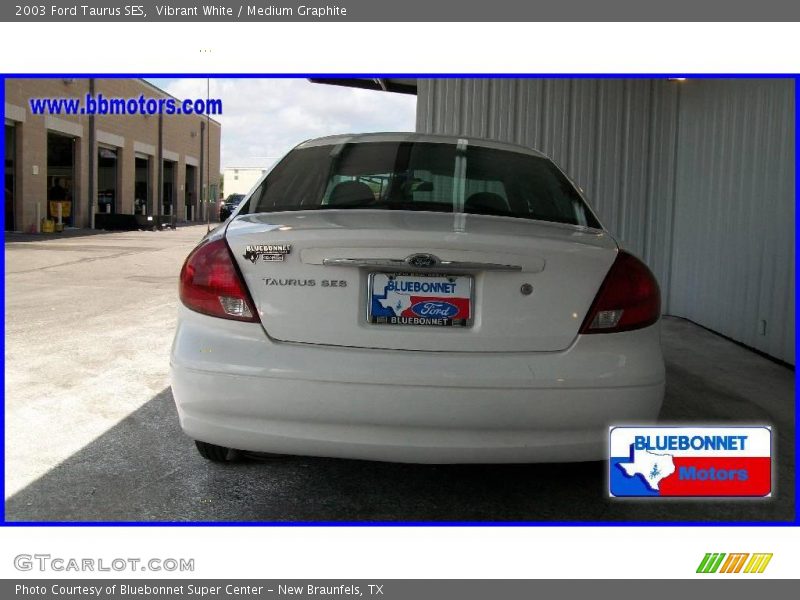 Vibrant White / Medium Graphite 2003 Ford Taurus SES