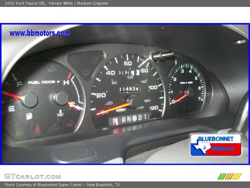 Vibrant White / Medium Graphite 2003 Ford Taurus SES