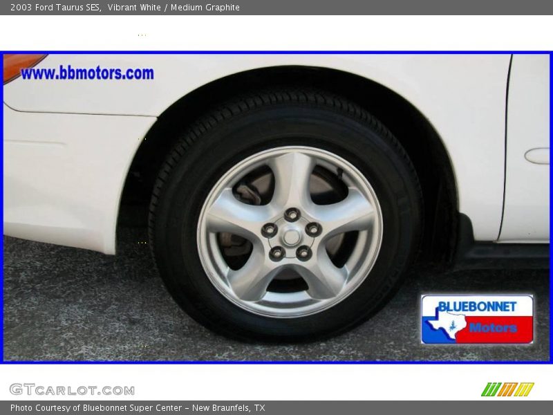 Vibrant White / Medium Graphite 2003 Ford Taurus SES