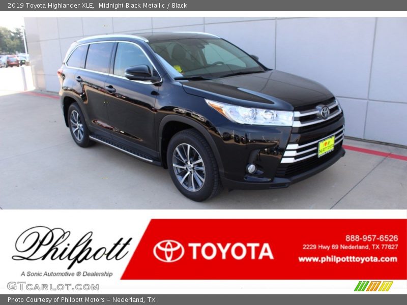 Midnight Black Metallic / Black 2019 Toyota Highlander XLE