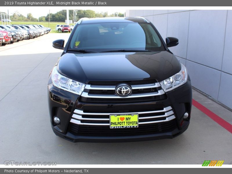 Midnight Black Metallic / Black 2019 Toyota Highlander XLE