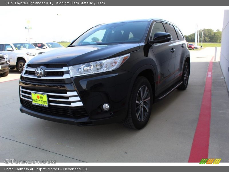 Midnight Black Metallic / Black 2019 Toyota Highlander XLE