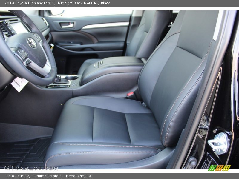 Midnight Black Metallic / Black 2019 Toyota Highlander XLE