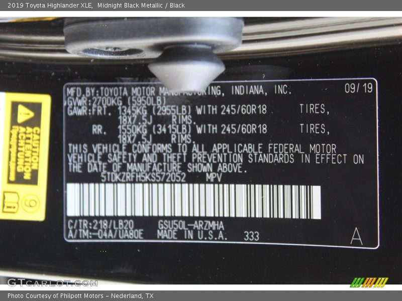 Midnight Black Metallic / Black 2019 Toyota Highlander XLE