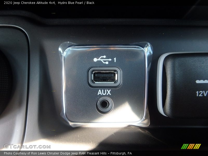 Hydro Blue Pearl / Black 2020 Jeep Cherokee Altitude 4x4