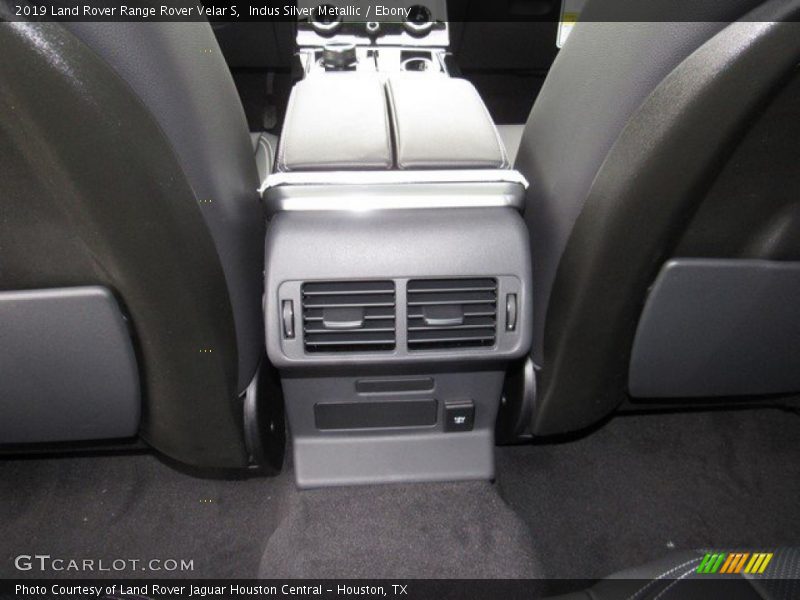 Indus Silver Metallic / Ebony 2019 Land Rover Range Rover Velar S