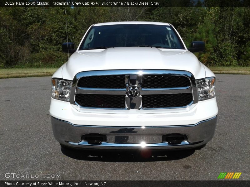 Bright White / Black/Diesel Gray 2019 Ram 1500 Classic Tradesman Crew Cab 4x4